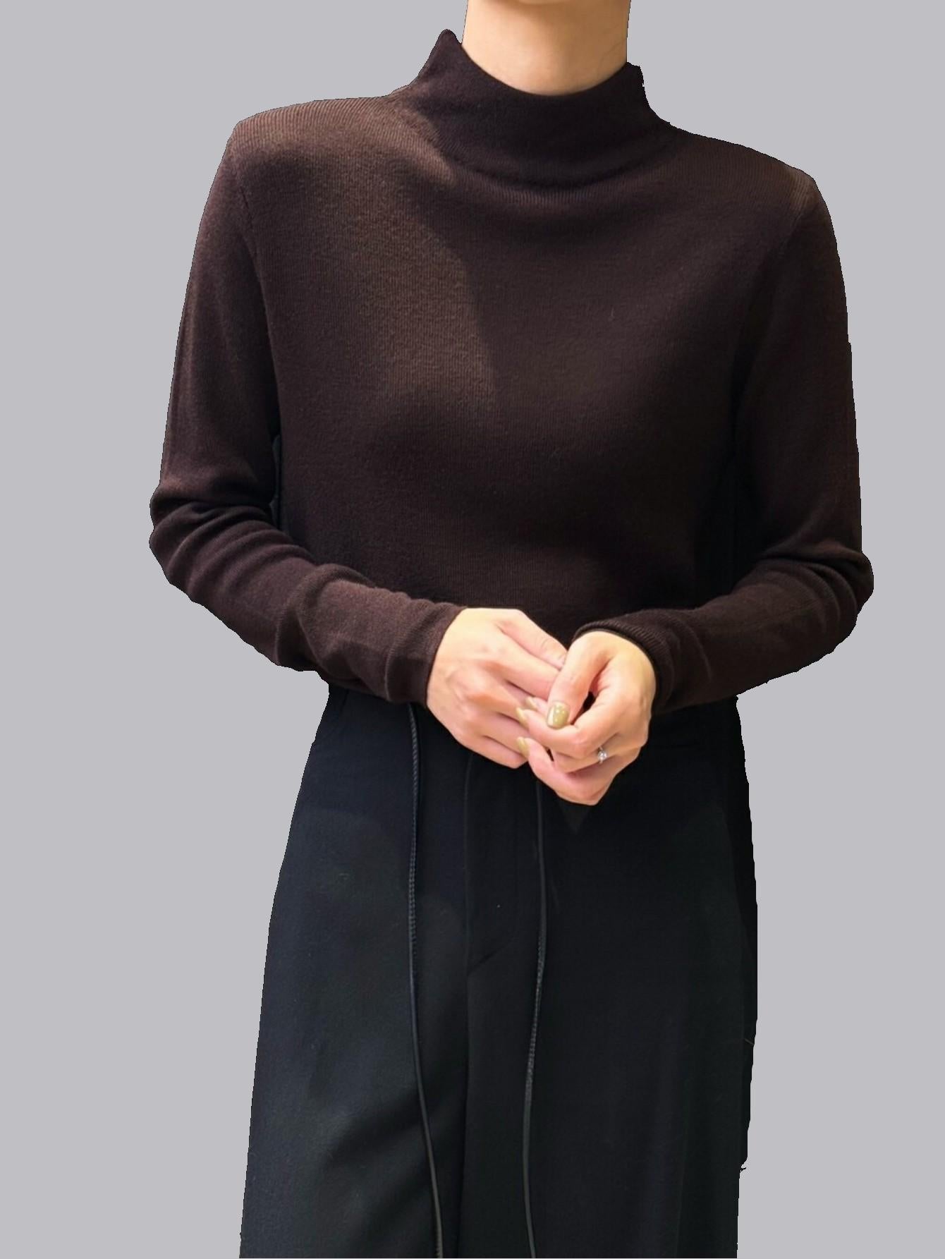 Simple high-neck design long-sleeved sweater