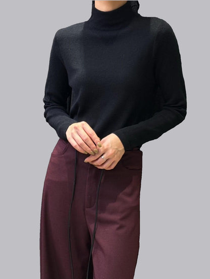 Simple high-neck design long-sleeved sweater