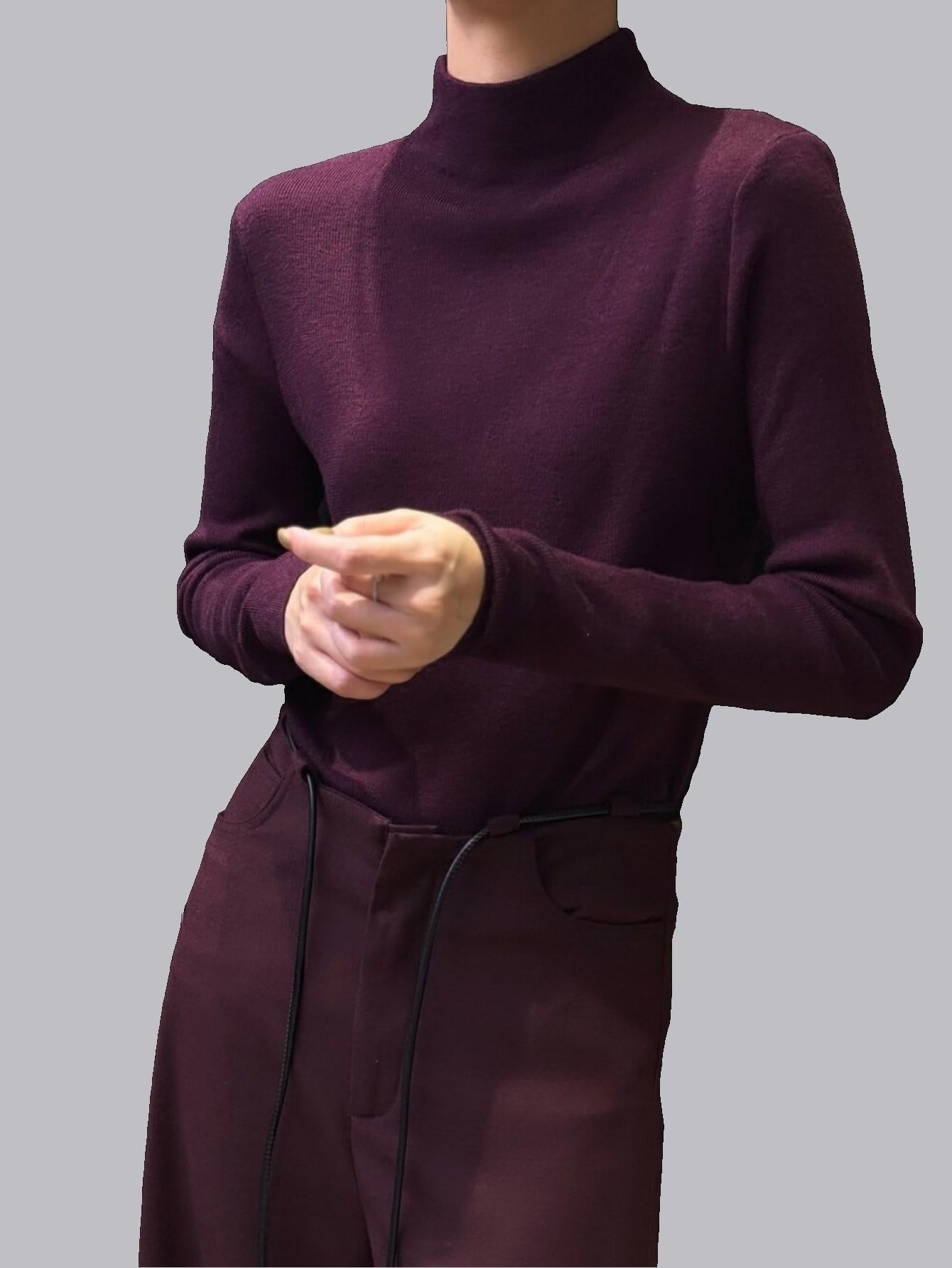 Simple high-neck design long-sleeved sweater