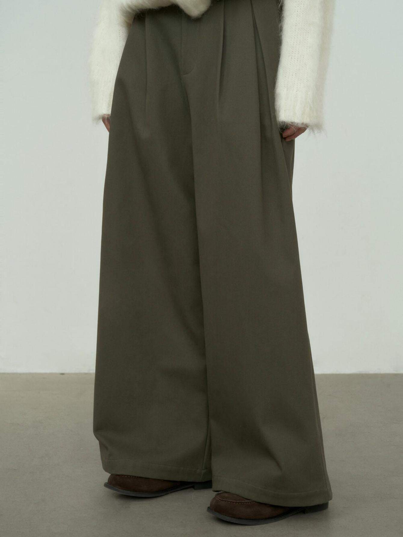 Classic Wide-Legged Pants