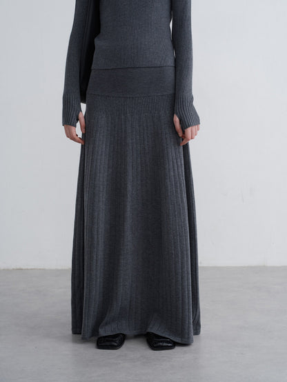 Eliraya gray wool maxi skirt for women, designed with a flare silhouette and thick knit fabric, perfect for autumn and winter styling.