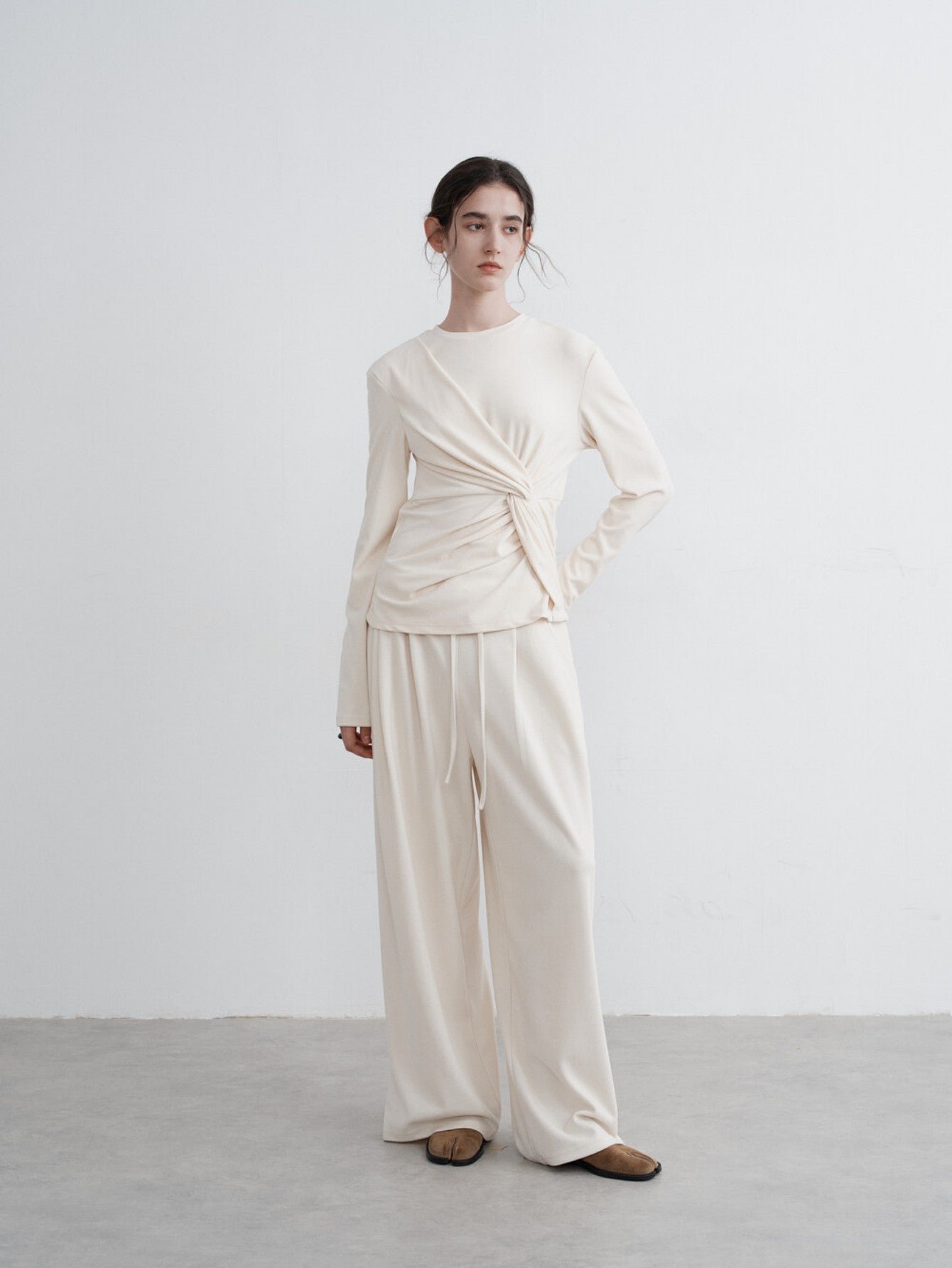 Eliraya knit wide-leg pants for women, featuring a loose fit and soft-touch fabric for a comfortable, stylish winter look.