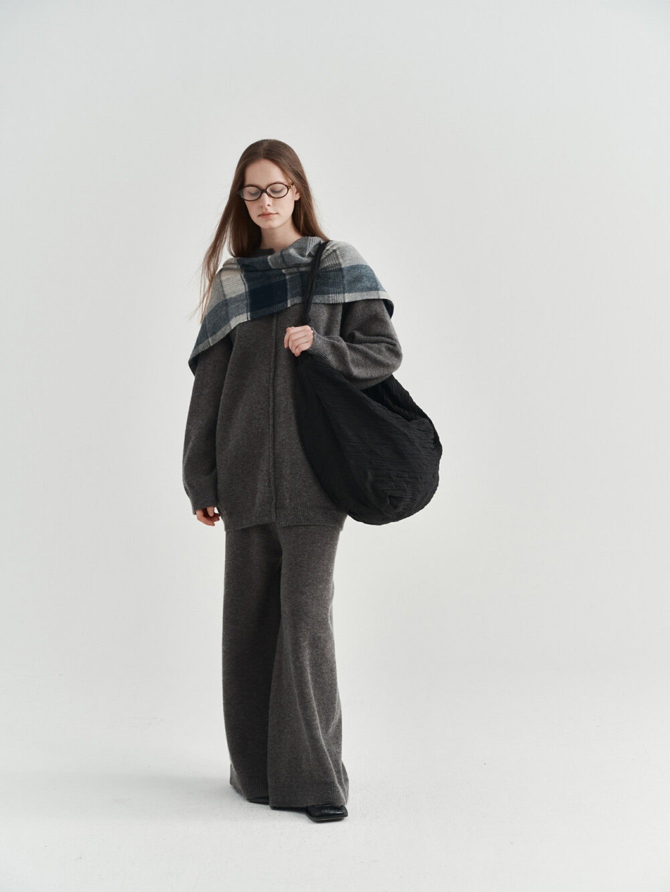 Eliraya soft knit wide-leg pants for women, offering comfort and style for winter casual wear. A perfect fit for relaxed, cozy days.