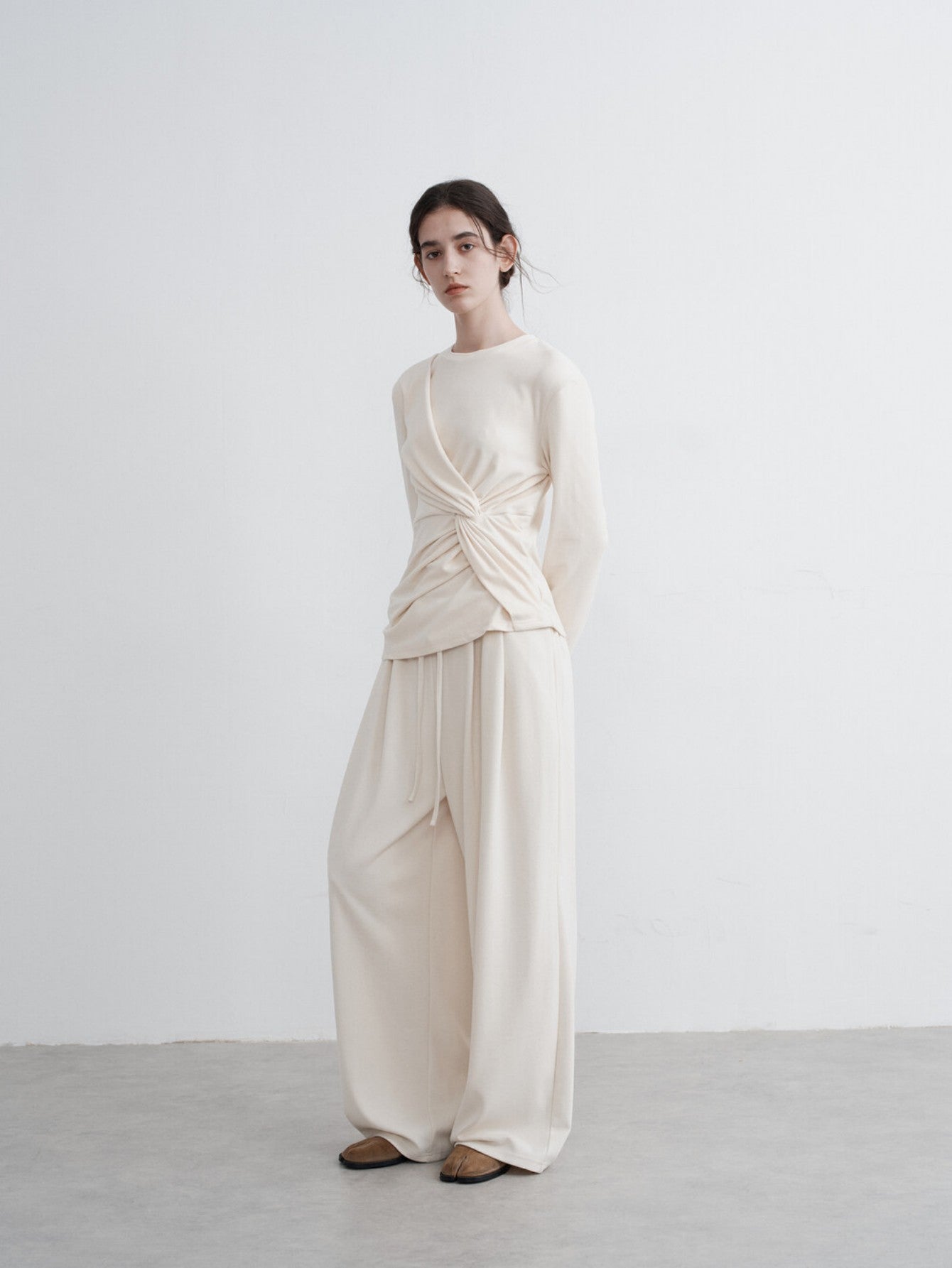 Eliraya knit wide-leg pants for women, featuring a loose fit and soft-touch fabric for a comfortable, stylish winter look.