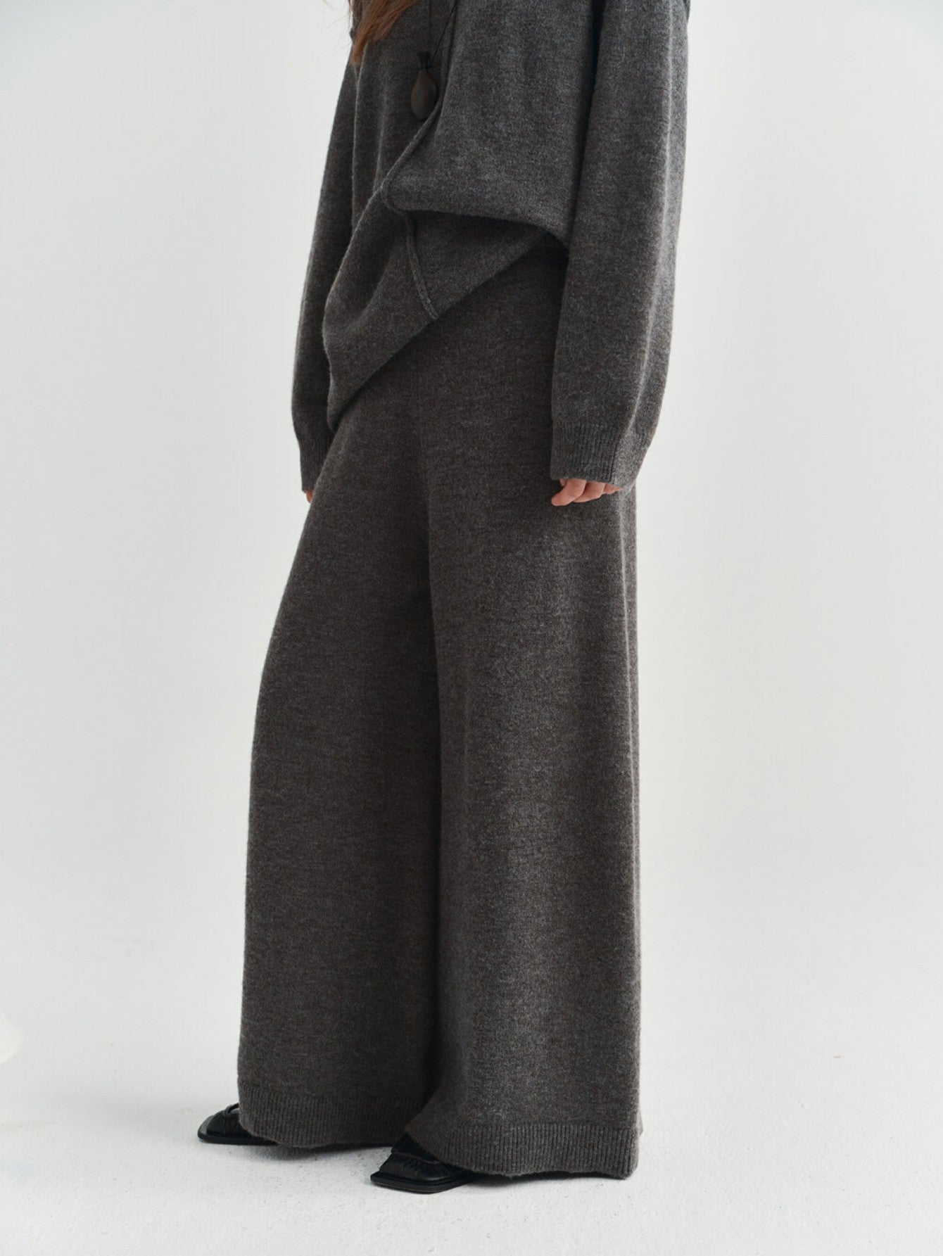 Eliraya soft knit wide-leg pants for women, offering comfort and style for winter casual wear. A perfect fit for relaxed, cozy days.