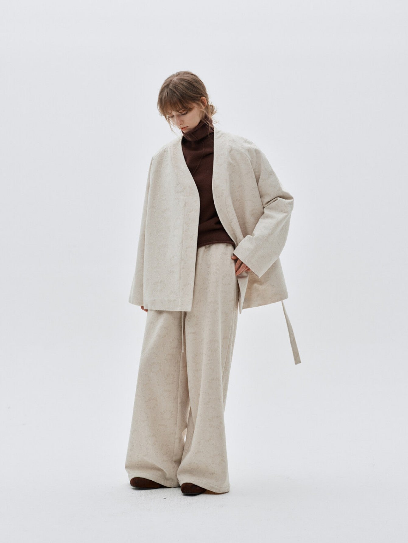 Eliraya linen wide-leg pants for women, featuring a slim-fit design and textured fabric for stylish, comfortable winter wear.