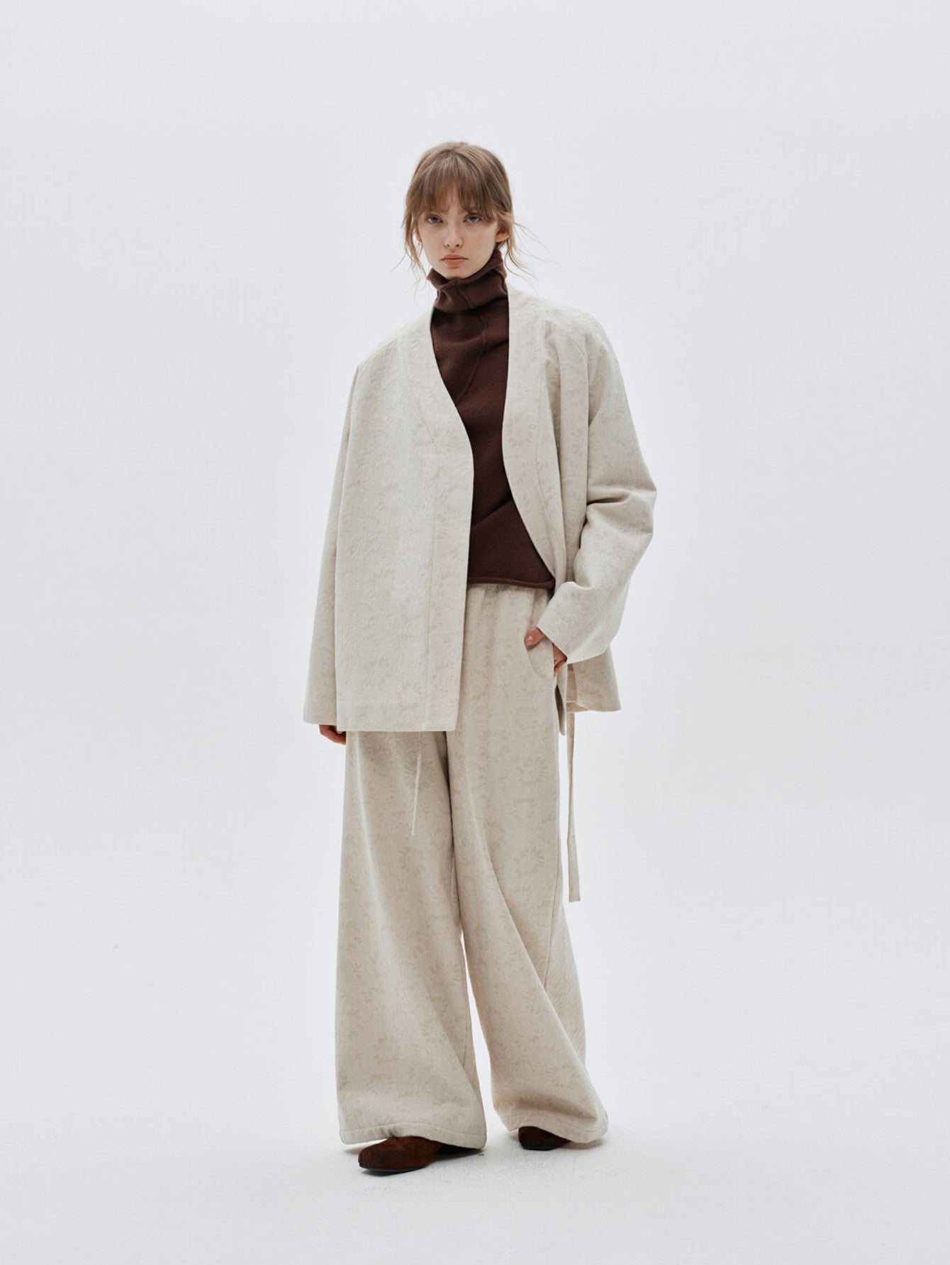 Eliraya linen wide-leg pants for women, featuring a slim-fit design and textured fabric for stylish, comfortable winter wear.