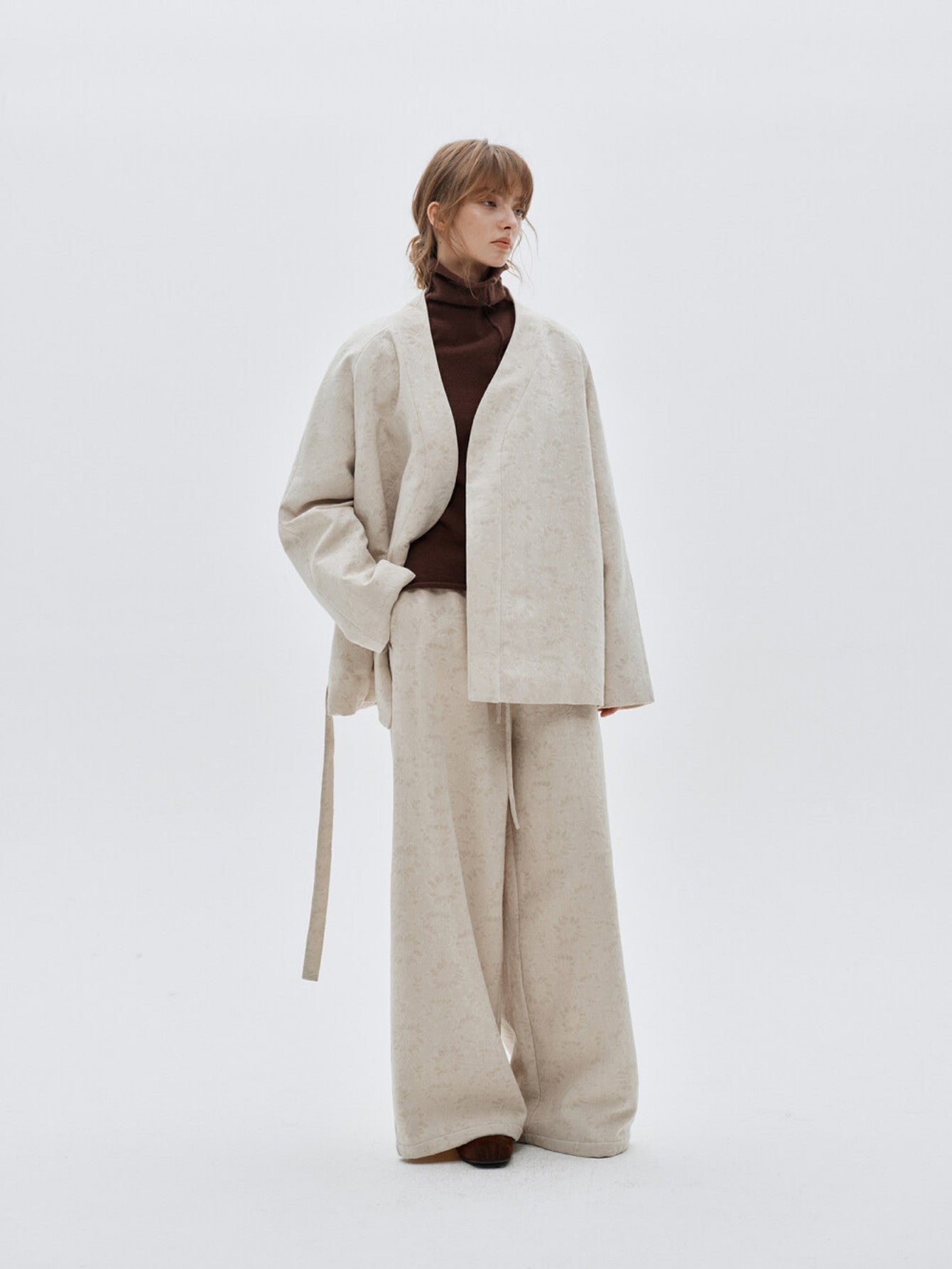 Eliraya linen wide-leg pants for women, featuring a slim-fit design and textured fabric for stylish, comfortable winter wear.