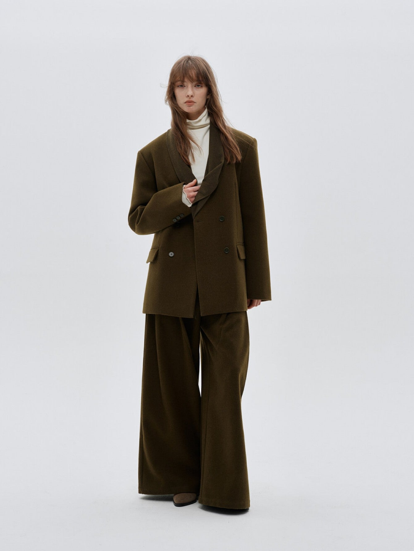 Eliraya loose wide-leg pants for women, designed with a straight-leg cut for winter comfort, thick and warm for casual, stylish wear.